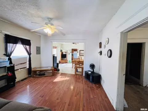 1109 Scott St, Eldorado, IL 62930 photo 10