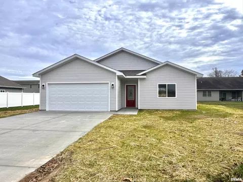 710 Savannah Ave, Herrin, IL 62948