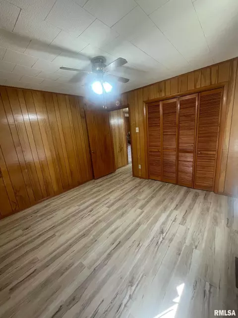 409 Mcfall St, Benton, IL 62812 photo 9