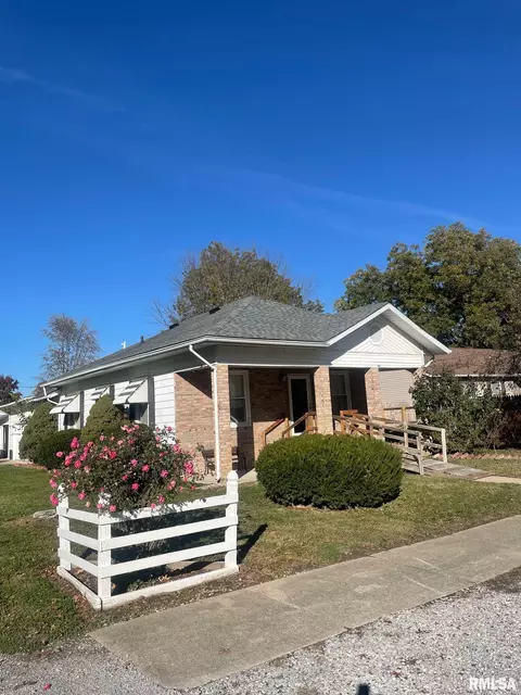 409 Mcfall St, Benton, IL 62812 photo 32