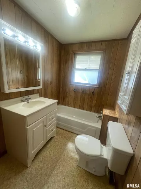 409 Mcfall St, Benton, IL 62812 photo 21