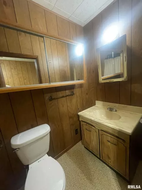 409 Mcfall St, Benton, IL 62812 photo 10