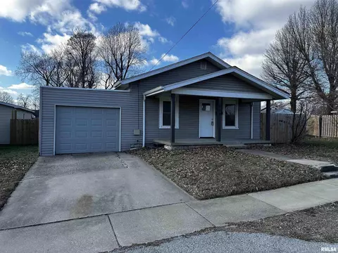 808 N Johnson St, Marion, IL 62959