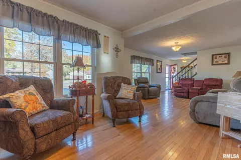 231 Cope Dr, Salem, IL 62881 photo 2