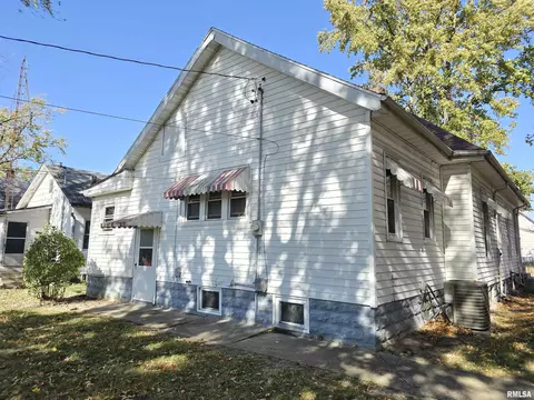 865 E Broadway St, Centralia, IL 62801 photo 6