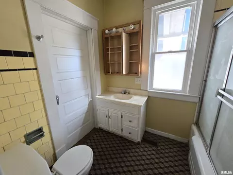 865 E Broadway St, Centralia, IL 62801 photo 23