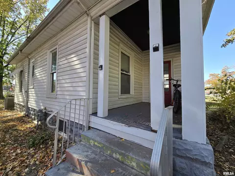 865 E Broadway St, Centralia, IL 62801 photo 4