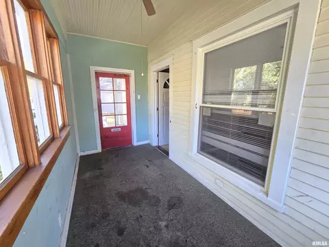 865 E Broadway St, Centralia, IL 62801 photo 9