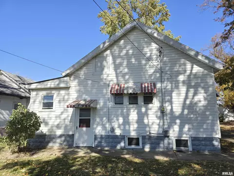 865 E Broadway St, Centralia, IL 62801 photo 7