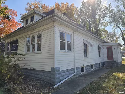 865 E Broadway St, Centralia, IL 62801 photo 5