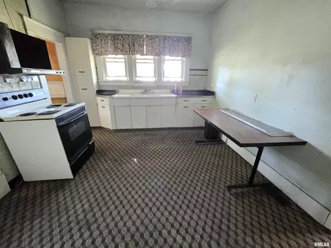 865 E Broadway St, Centralia, IL 62801 photo 15