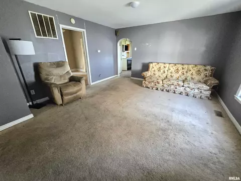 865 E Broadway St, Centralia, IL 62801 photo 13