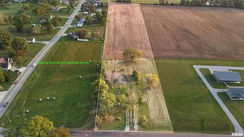 757 W 12th St, Flora, IL 62839 photo 2
