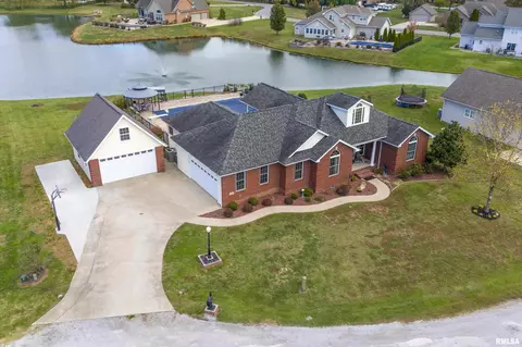 1404 Nicole Ln, Carterville, IL 62918