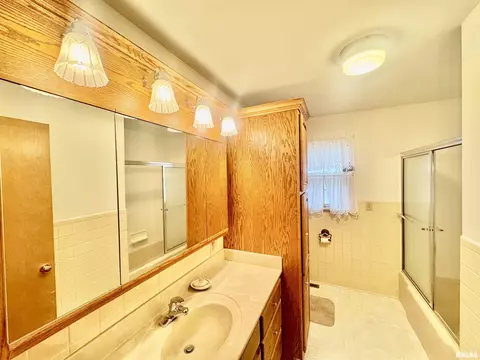 232 Breese St, Centralia, IL 62801 photo 11