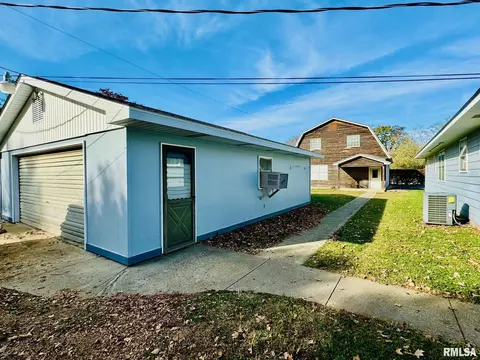 232 Breese St, Centralia, IL 62801 photo 3