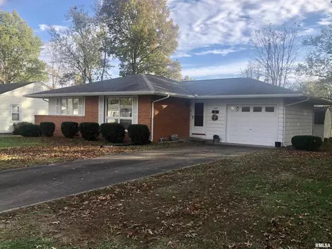 1707 W Walnut St, Marion, IL 62959 photo 2