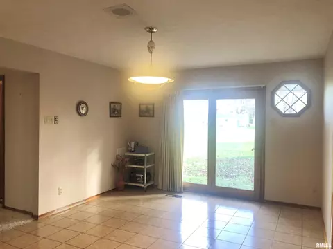 1707 W Walnut St, Marion, IL 62959 photo 12