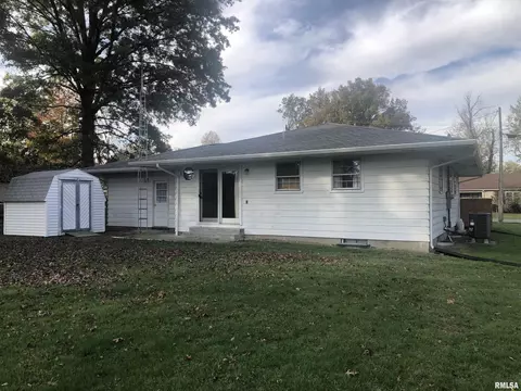 1707 W Walnut St, Marion, IL 62959 photo 5
