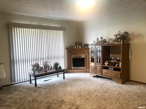 1707 W Walnut St, Marion, IL 62959 photo 8