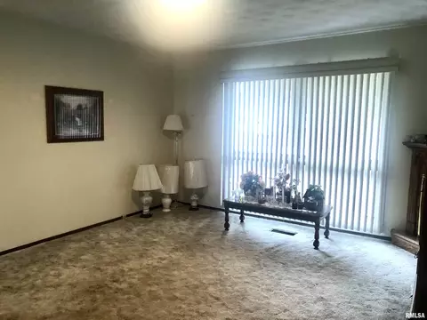 1707 W Walnut St, Marion, IL 62959 photo 9