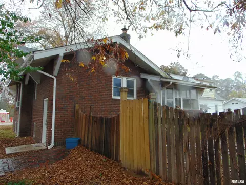 2202 Walnut St, Murphysboro, IL 62966 photo 3