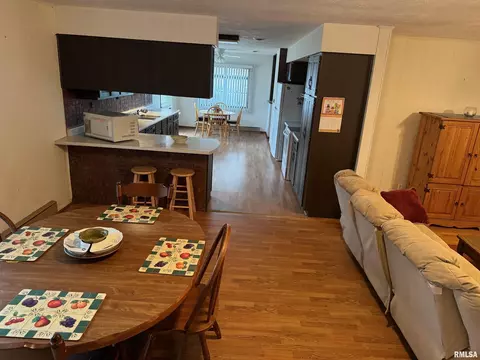 309 E Gelston St, Valier, IL 62891 photo 8