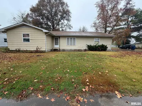 309 E Gelston St, Valier, IL 62891 photo 2