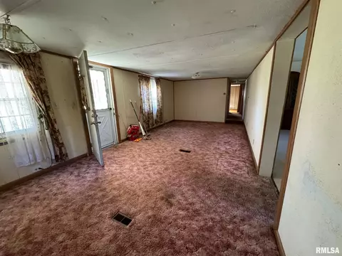 6221 Hazel St, Logan, IL 62856 photo 3