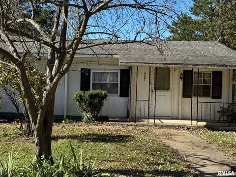 6221 Hazel St, Logan, IL 62856 photo 2