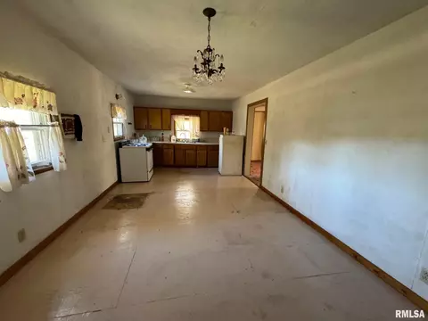 6221 Hazel St, Logan, IL 62856 photo 5