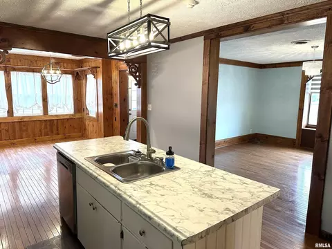137 S Pine St, Centralia, IL 62801 photo 17