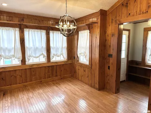 137 S Pine St, Centralia, IL 62801 photo 21