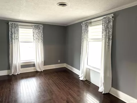 137 S Pine St, Centralia, IL 62801 photo 13