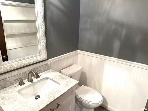 137 S Pine St, Centralia, IL 62801 photo 28