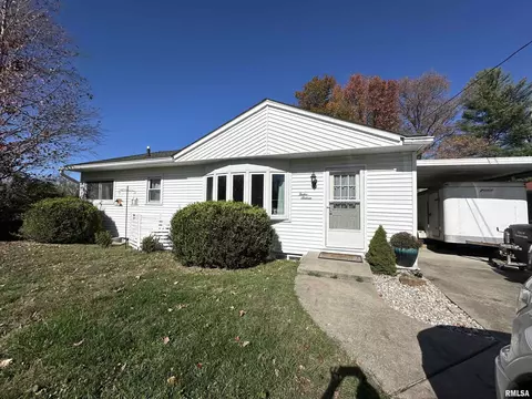 1216 W College St, Carbondale, IL 62901
