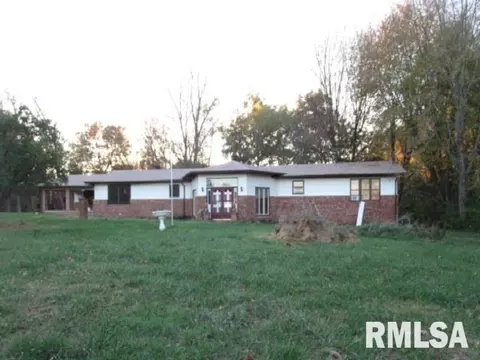 17677 Monroe Rd, Johnston City, IL 62951