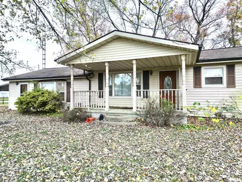 18446 Irvington Rd, Centralia, IL 62801