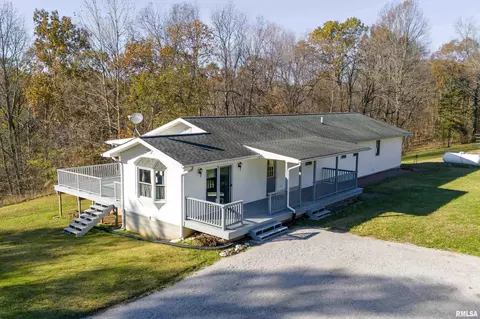 119 E Mcguire Rd, Makanda, IL 62958