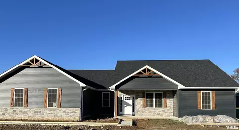 100 Excalibur Dr, Carterville, IL 62918
