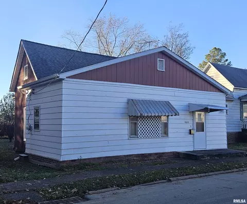 905 S Ledford St, Harrisburg, IL 62946