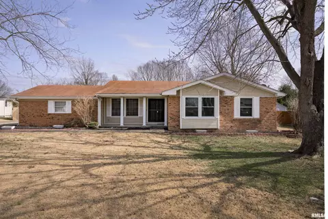 107 N Chamberlain Dr, Marion, IL 62959