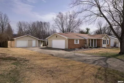 107 N Chamberlain Dr, Marion, IL 62959 photo 4