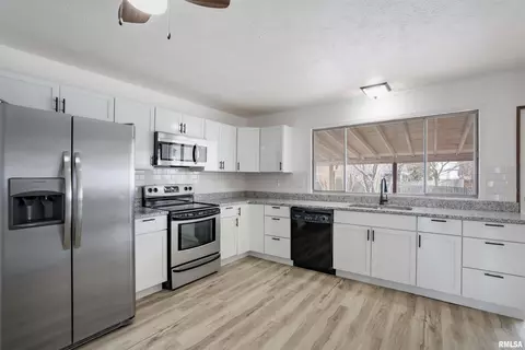 107 N Chamberlain Dr, Marion, IL 62959 photo 14