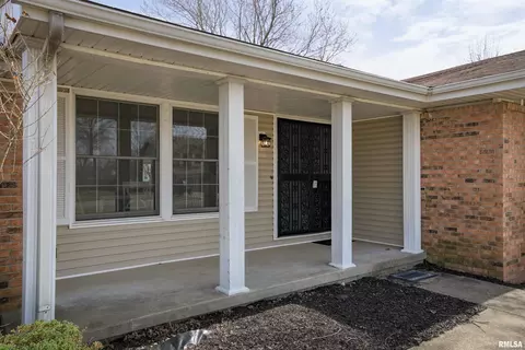 107 N Chamberlain Dr, Marion, IL 62959 photo 2