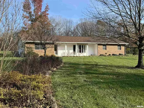 415 Oak St, Cobden, IL 62920