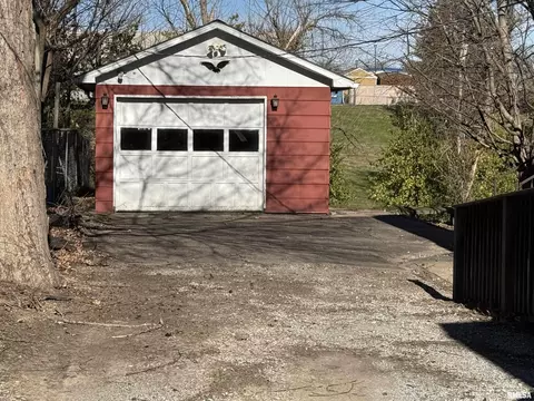 109 E Lewis St, Anna, IL 62906 photo 8