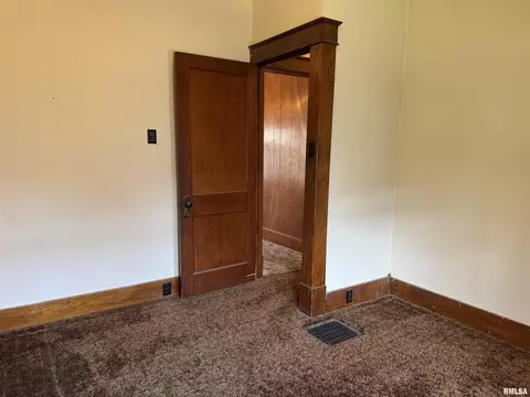 109 E Lewis St, Anna, IL 62906 photo 23