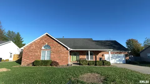 3020 Teakwood Ln, Herrin, IL 62948