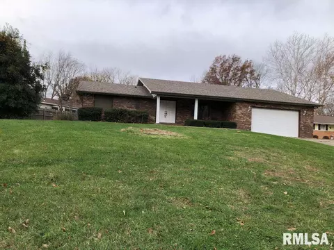 14495 Old Centralia Ln, Mount Vernon, IL 62864